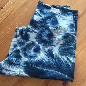 Liquido Leggings. Size Large